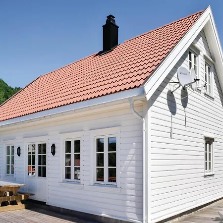 Three-bedroom Holiday In Lindesnes بيت للعطل *