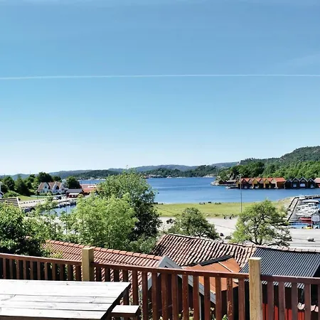 Three-bedroom Holiday In Lindesnes Svenevik