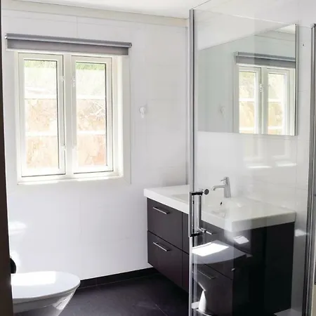 Three-bedroom Holiday In Lindesnes بيت للعطل *
