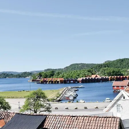 Three-bedroom Holiday In Lindesnes بيت للعطل *