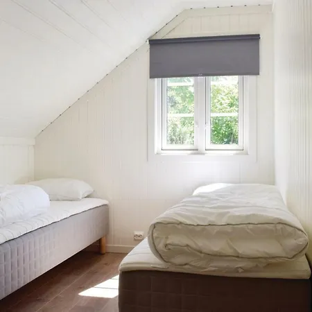 Three-bedroom Holiday In Lindesnes Svenevik